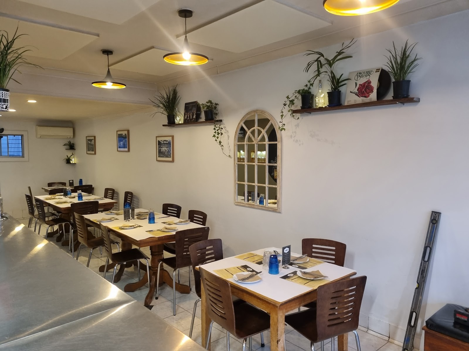 The Allambie Pizza Shop: the place