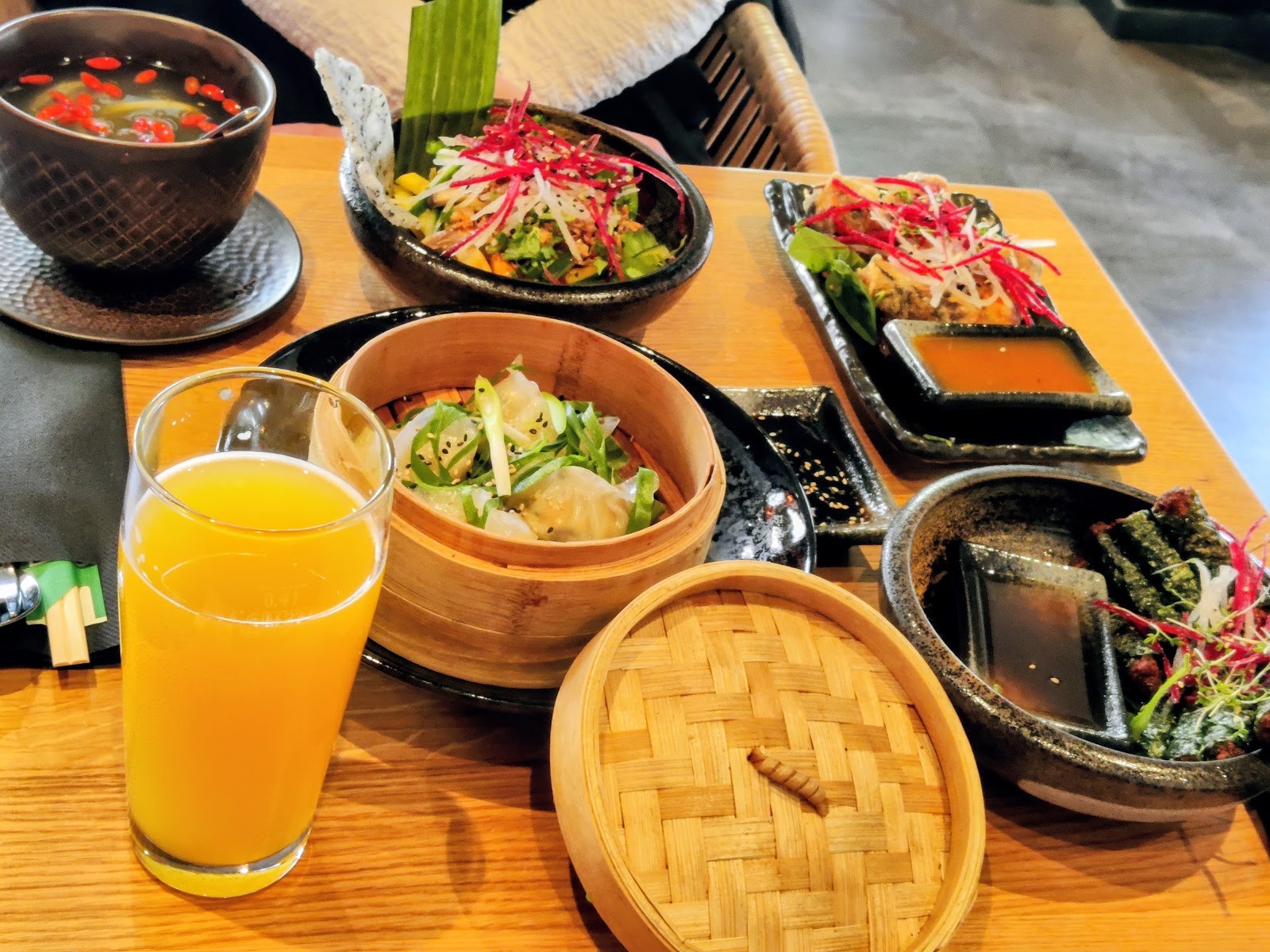 Ginya Veganes Restaurant: food & drinks
