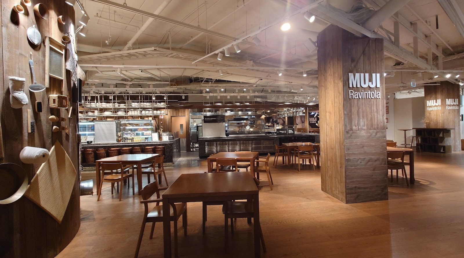 MUJI Ravintola: the place