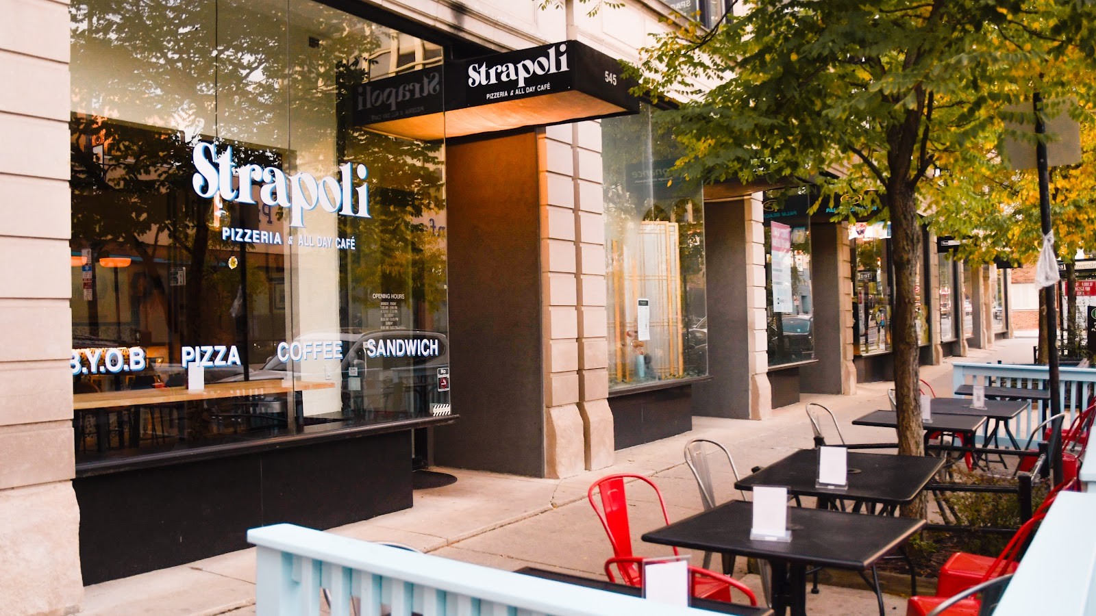 Strapoli Pizzeria: the place