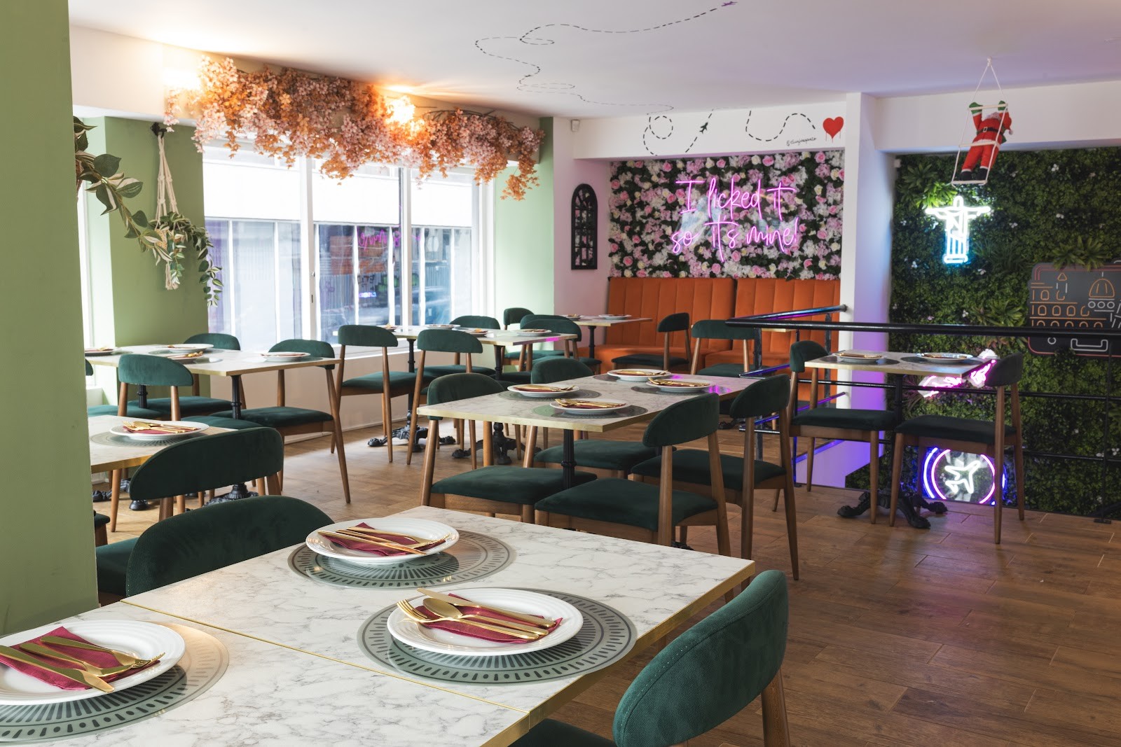 Green Diamond Indian Restaurant & Bar: the place