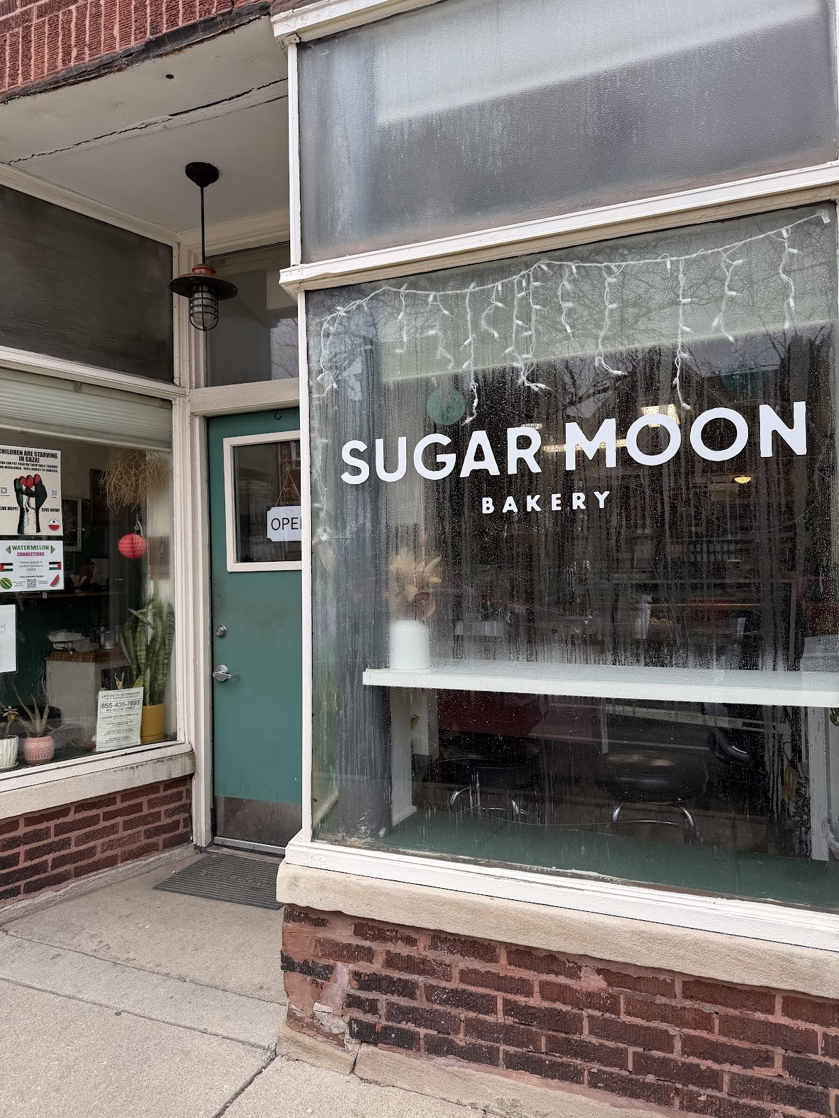 Sugar Moon: the place