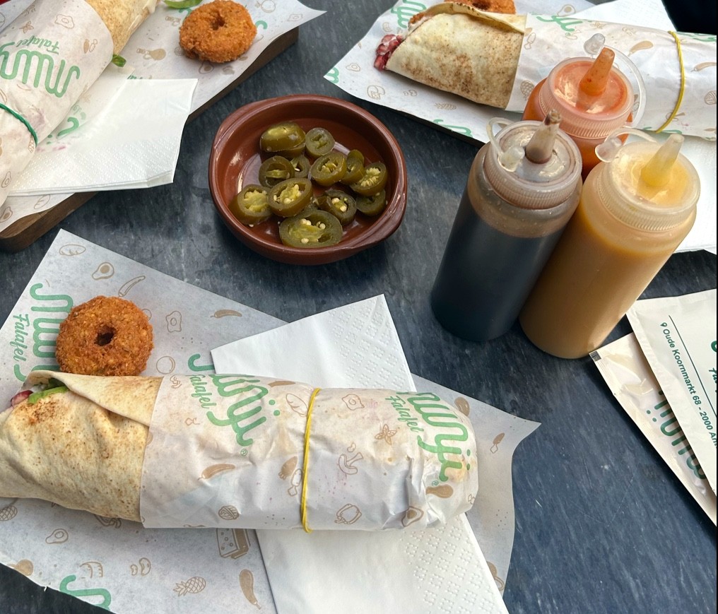 Munji Falafel: food & drinks