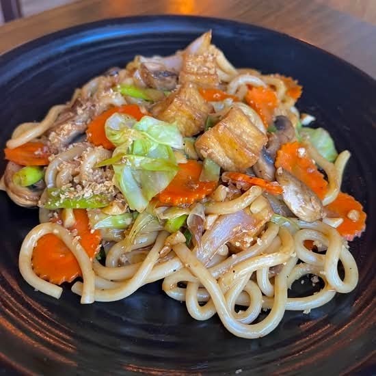 SAMATA THAI VEGAN HOUSE: food & drinks