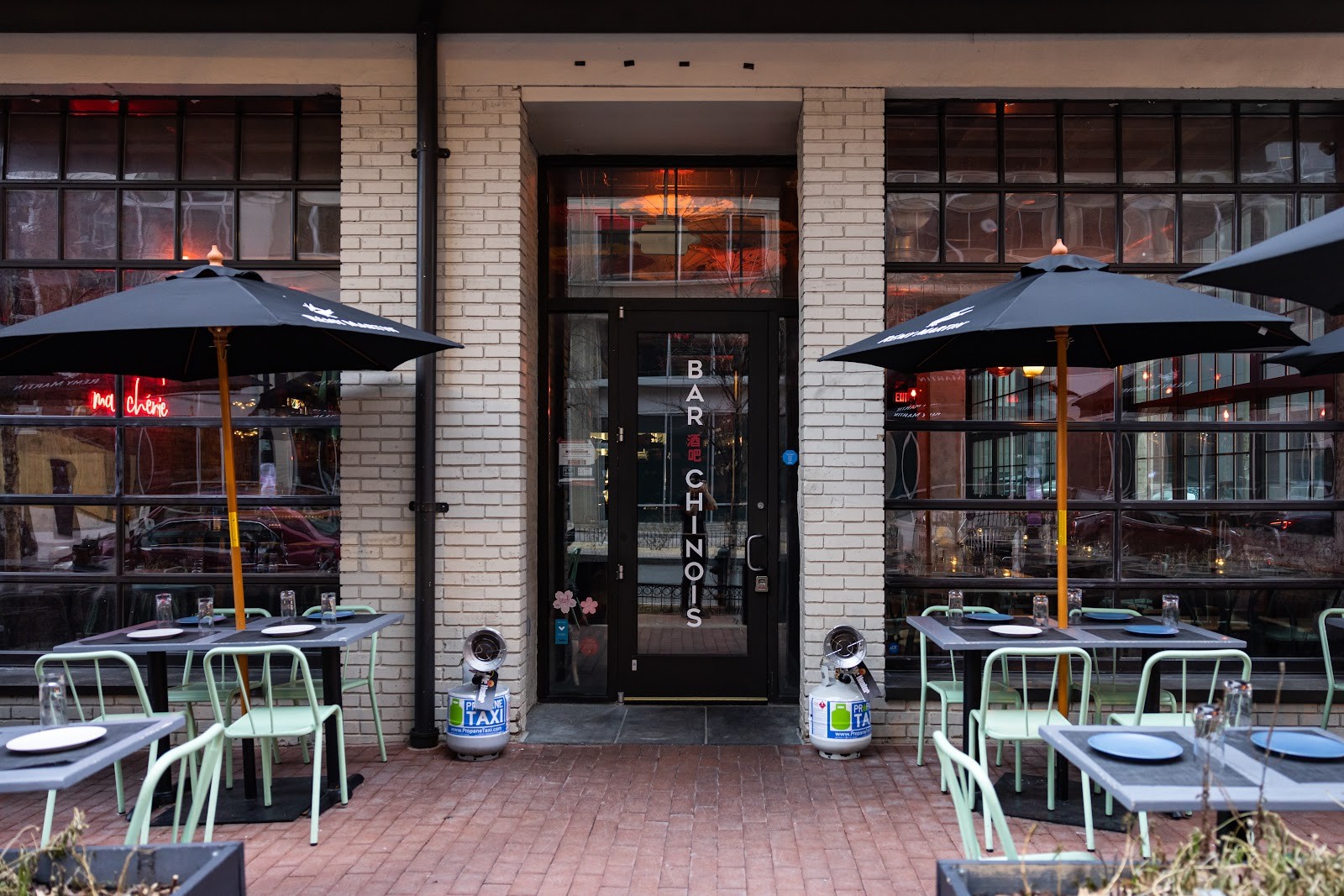 Bar Chinois: the place