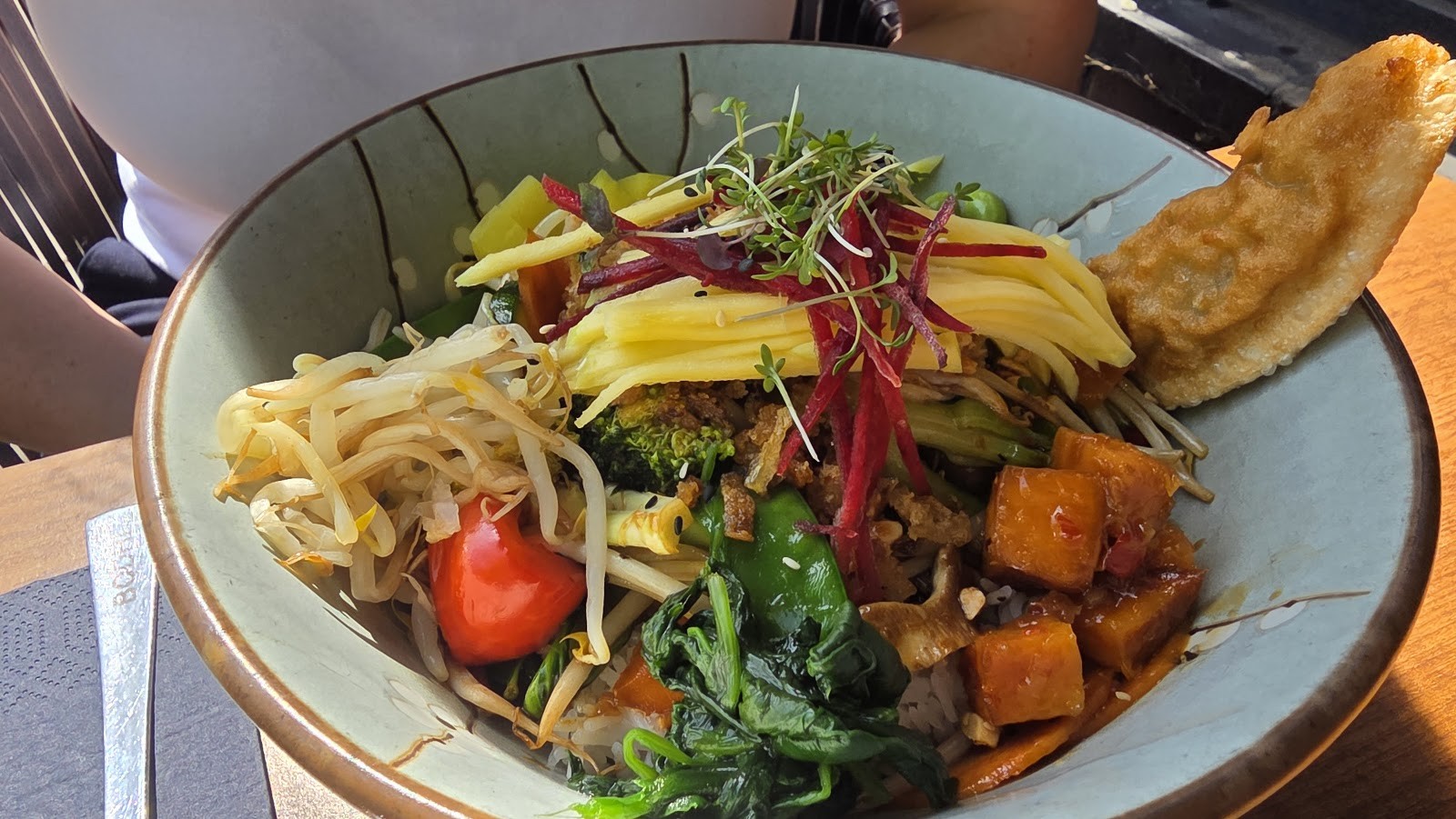 Bodhi - vegan living: food & drinks