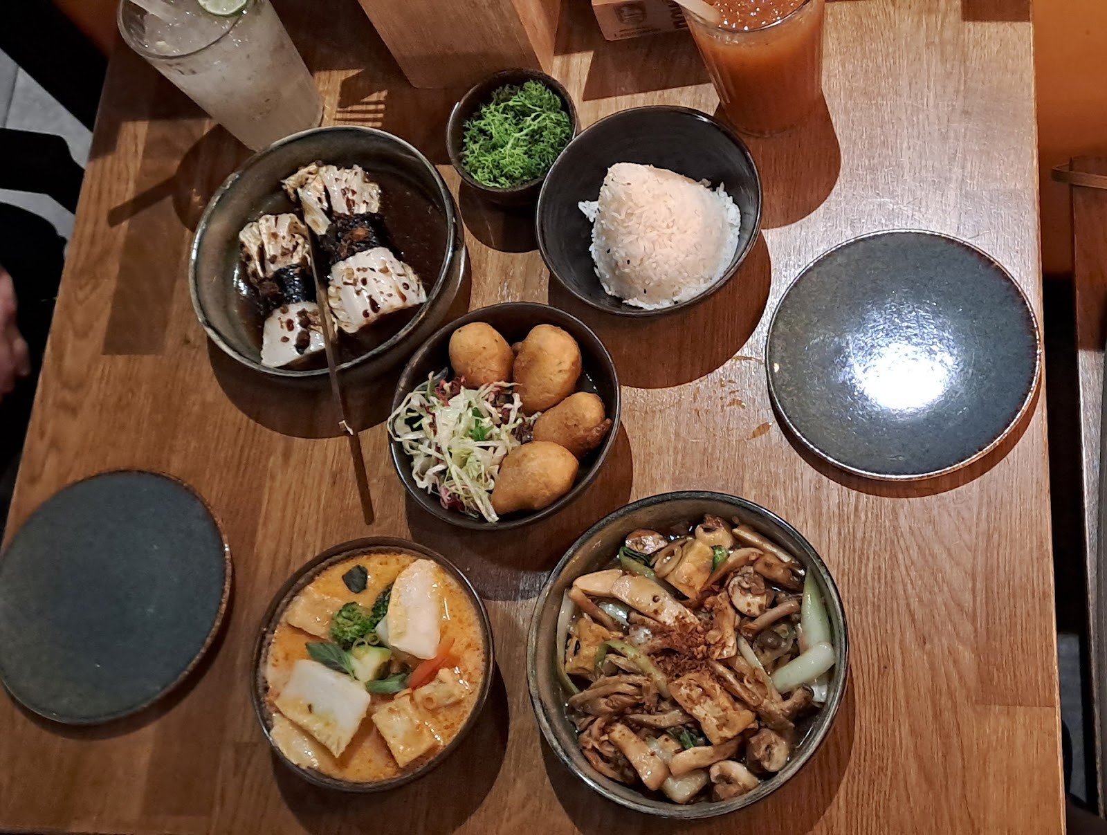 OUAI - Simply Vegan: food & drinks