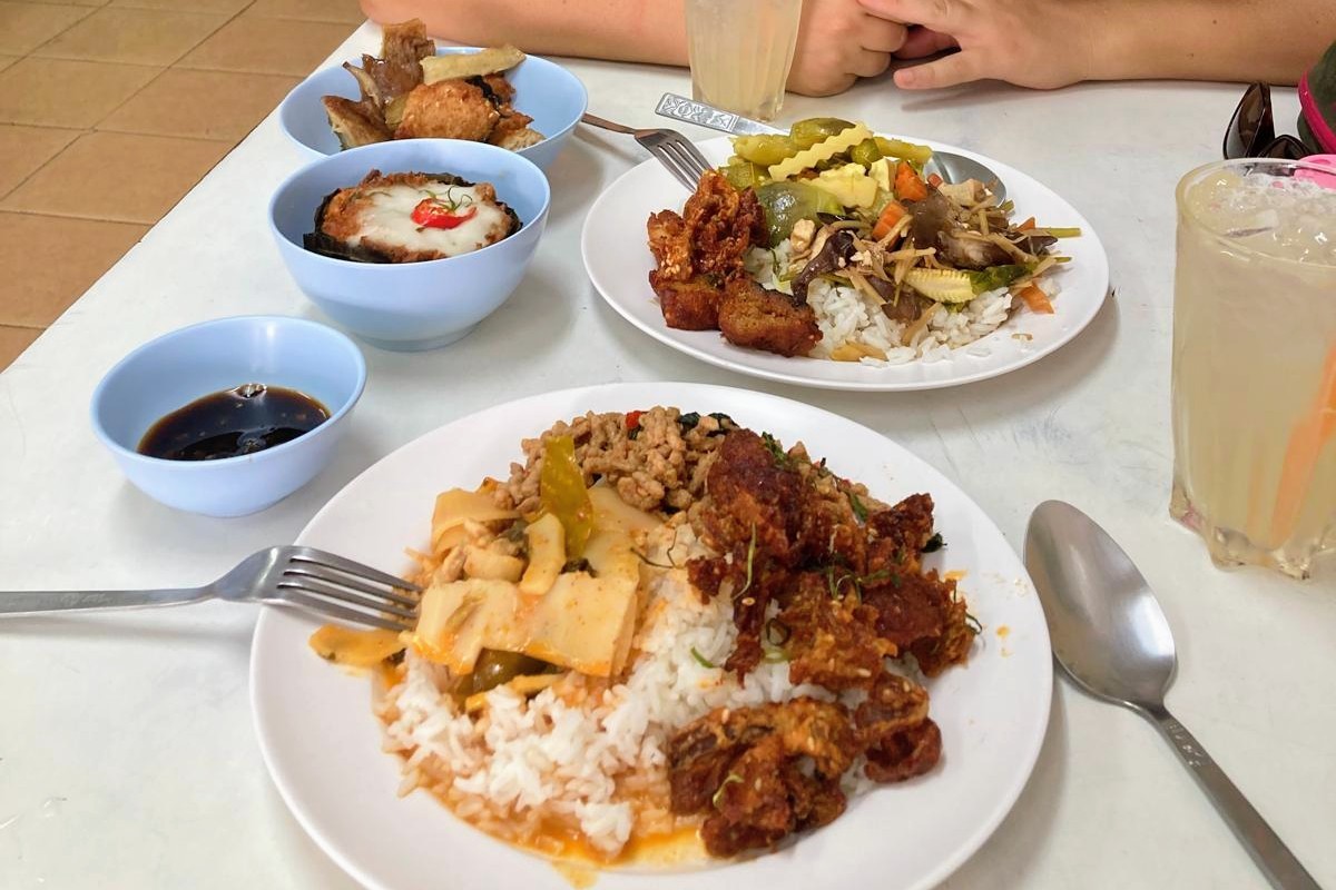 Arawy Vegetarian Food: food & drinks