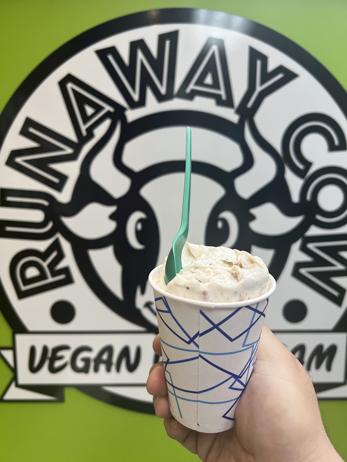 Runaway Cow: food & drinks