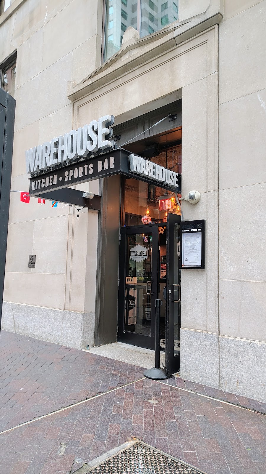 Warehouse Kitchen + Sports Bar: the place