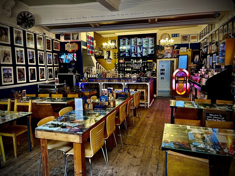 FortyFive Vinyl Café: photo 4