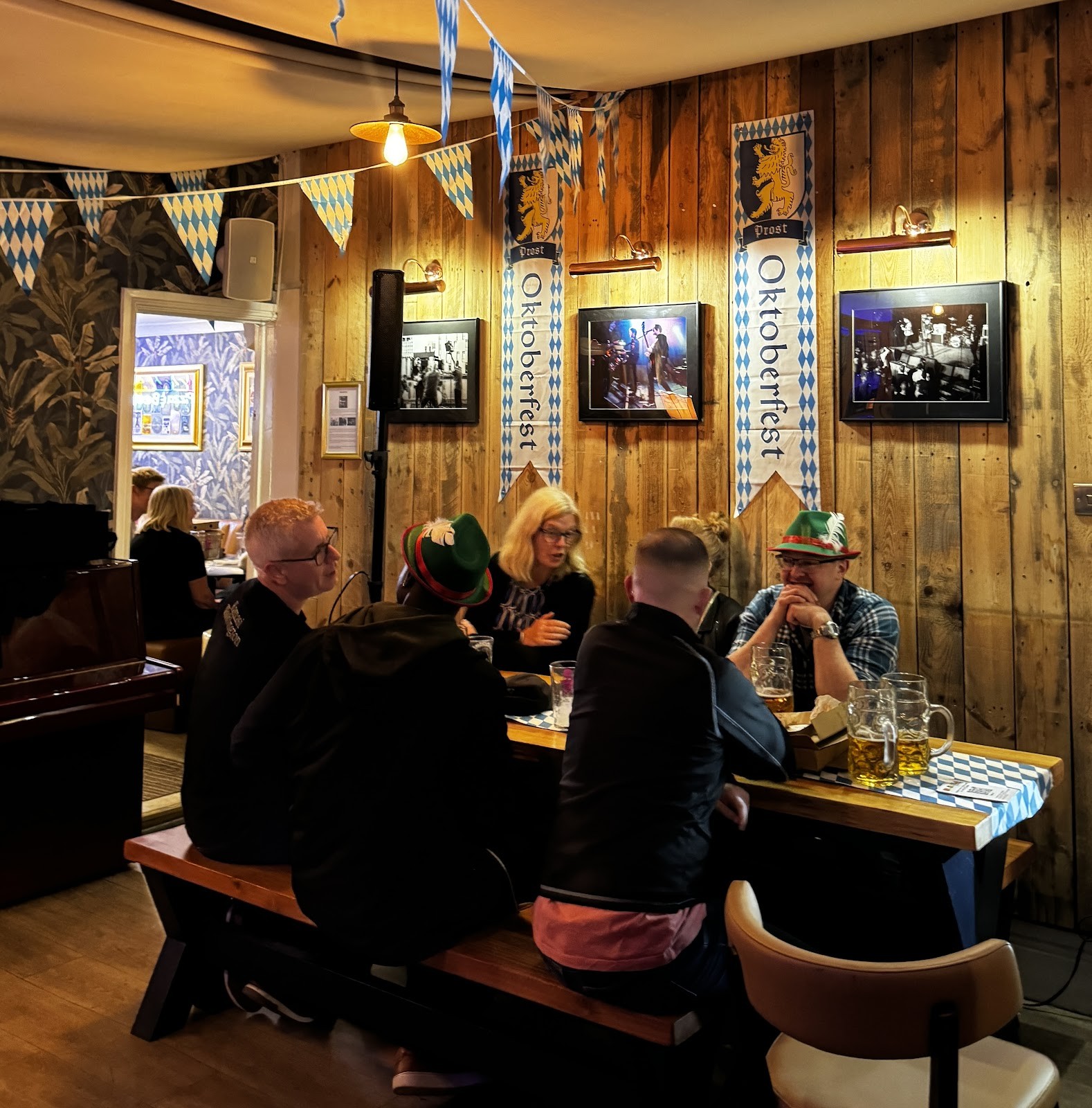 SLIZZA PIZZA & PUB: the place
