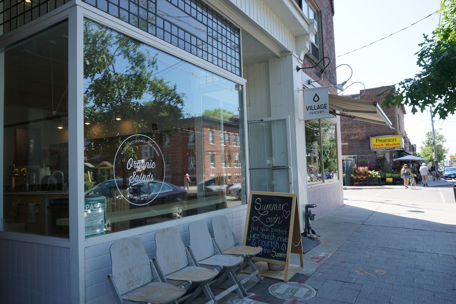 Village Juicery - Roncesvalles Ave: the place