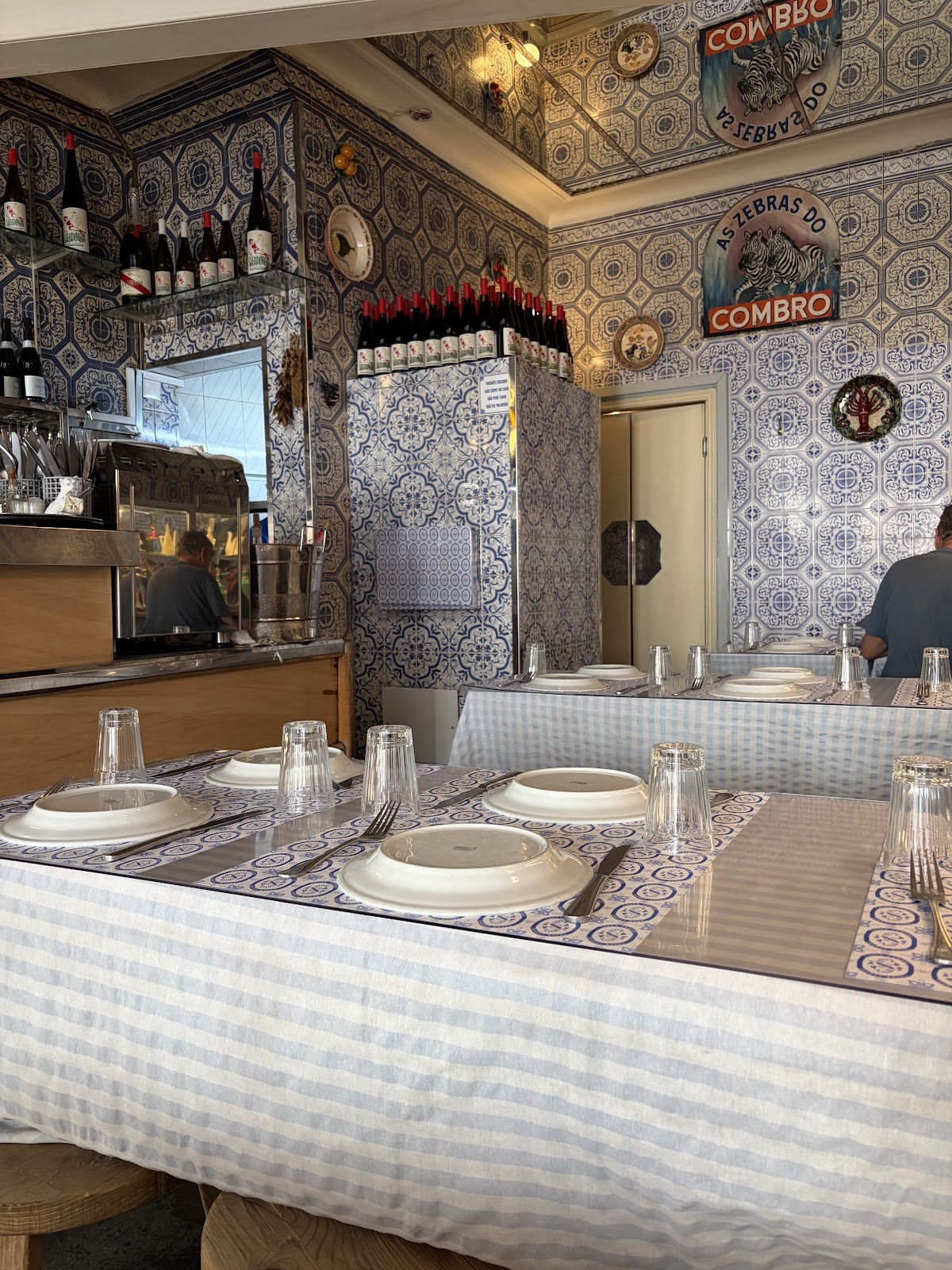 Tasca Zebras: the place