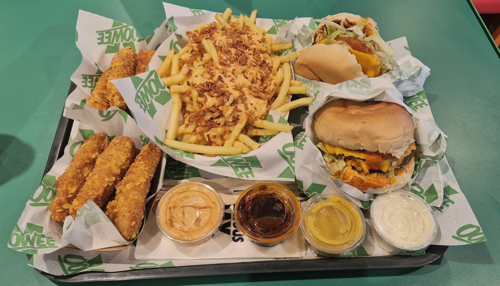 Oowee Vegan Baldwin St. - Plant Based Burgers, Fried Chicken & Shakes.: food & drinks