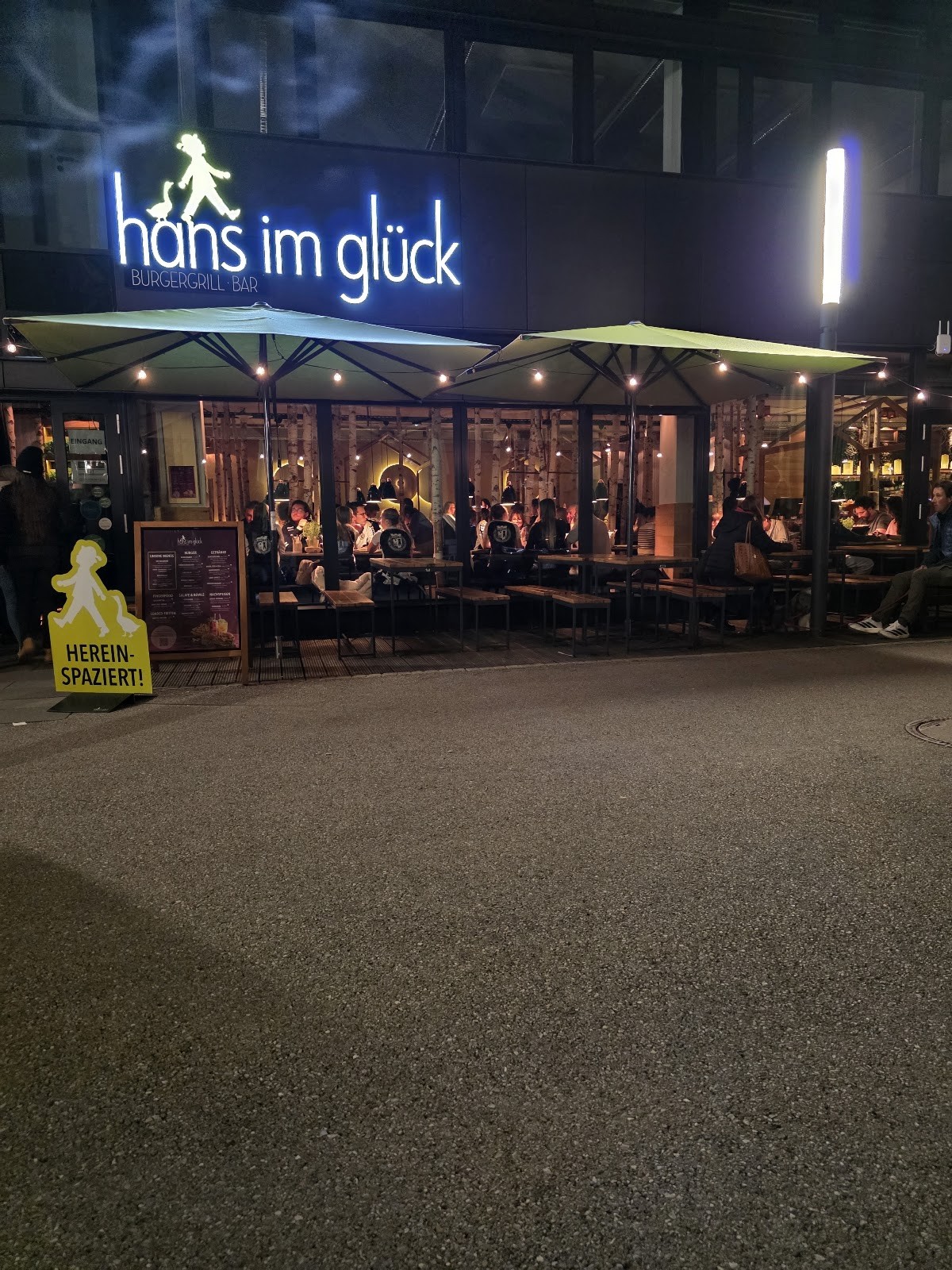 HANS IM GLÜCK - MÜNCHEN Leo 250: the place