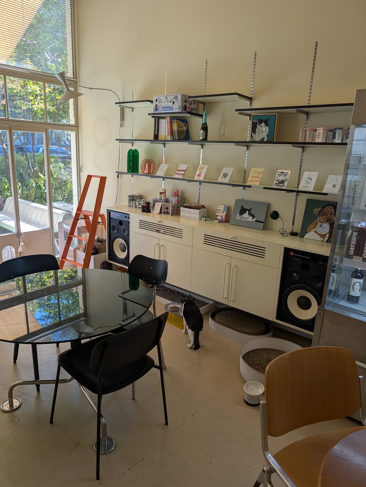 Cosmos Grocery Cafe: the place