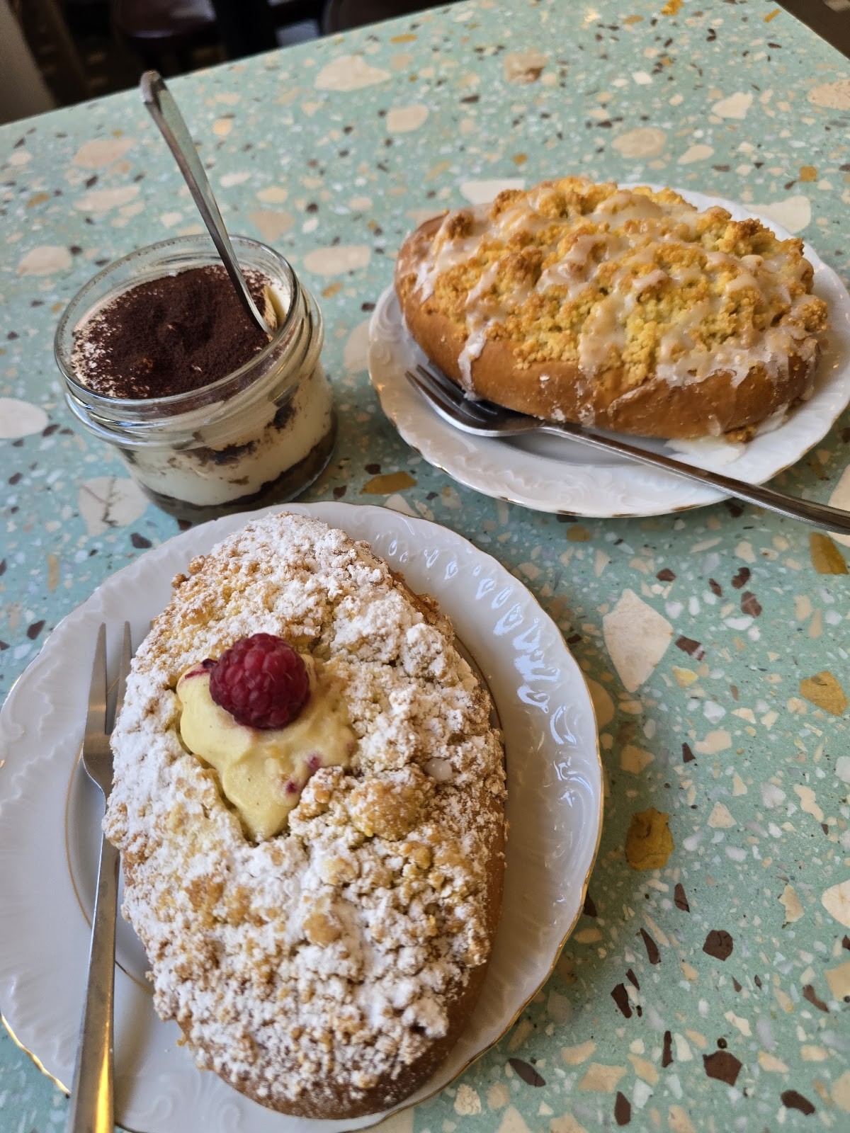 BAJA Vegan Patisserie: food & drinks