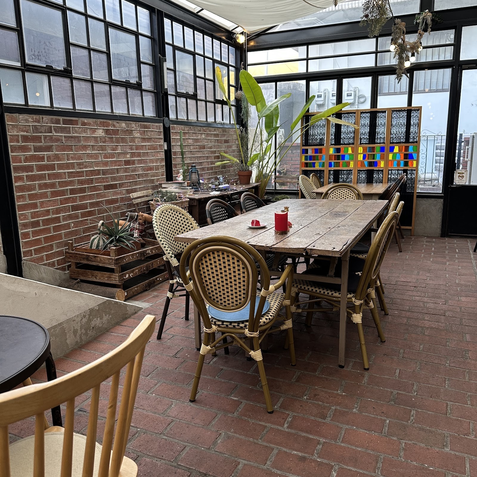 Cafe Manderley: the place