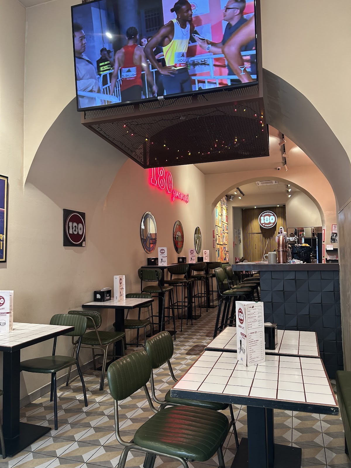 180 Grammi Burgers & Beers Sant' Ambrogio: the place