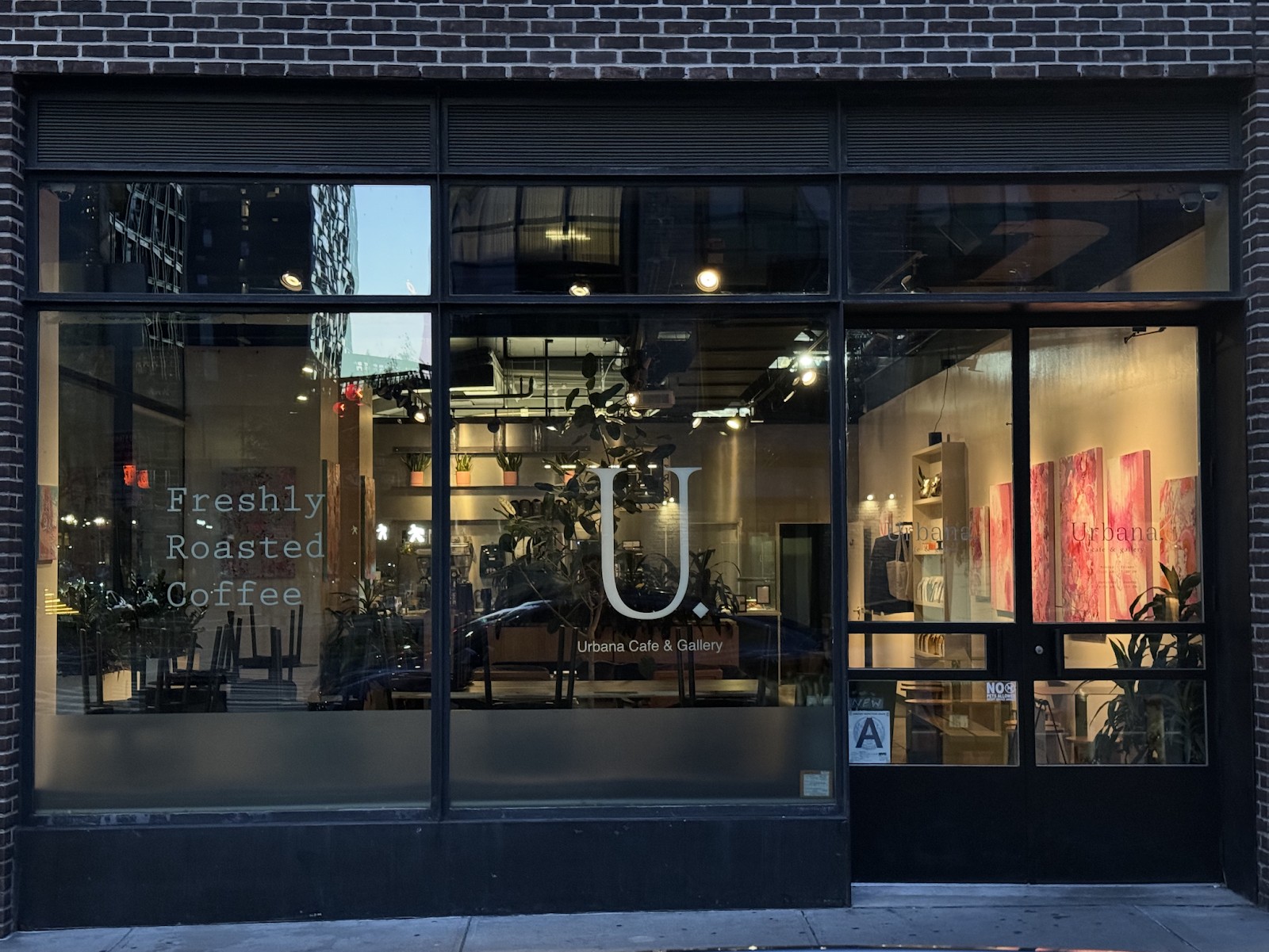 Urbana Cafe & Gallery: the place