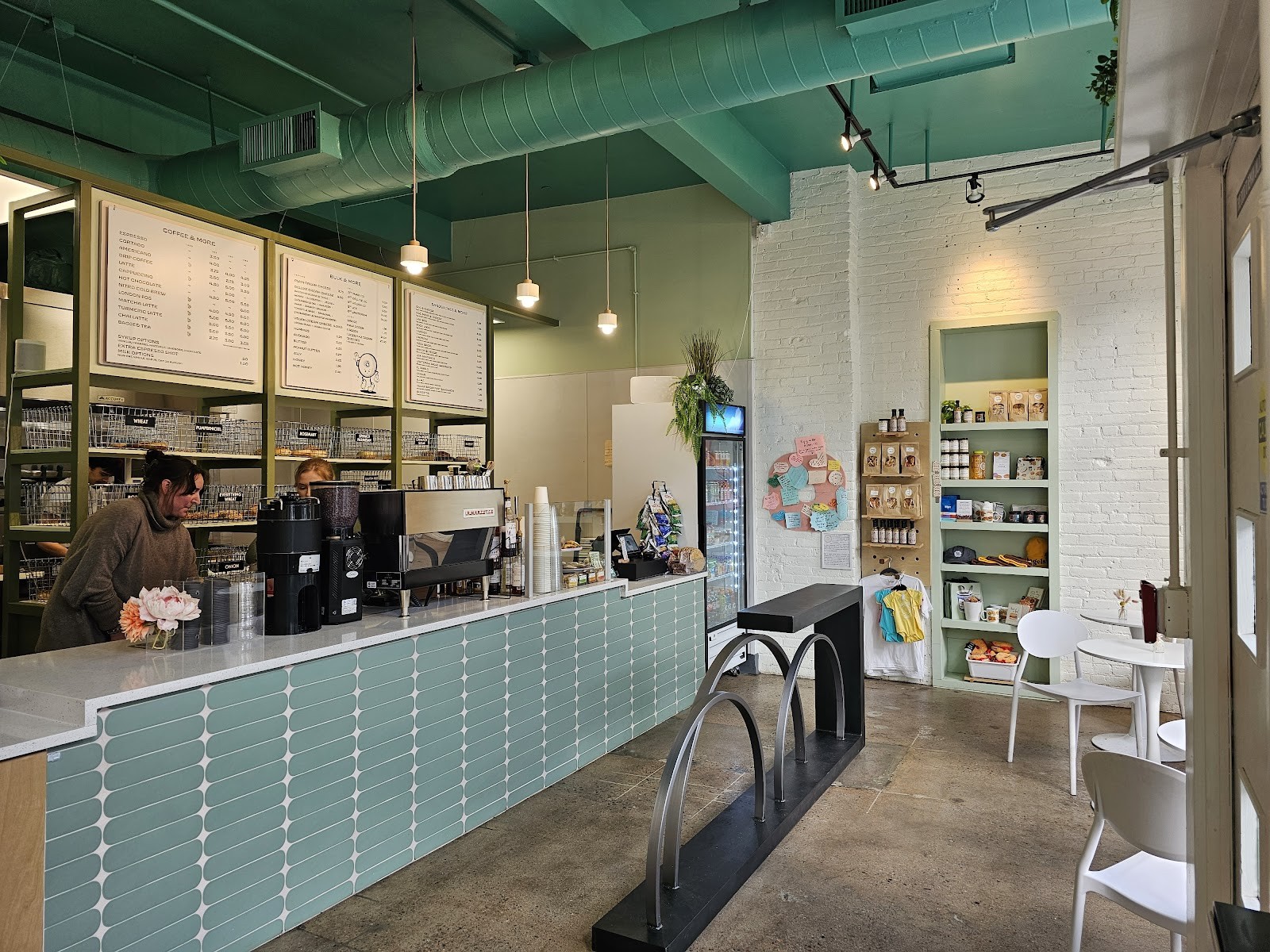 Leroy's Bagels - 29th Ave: the place