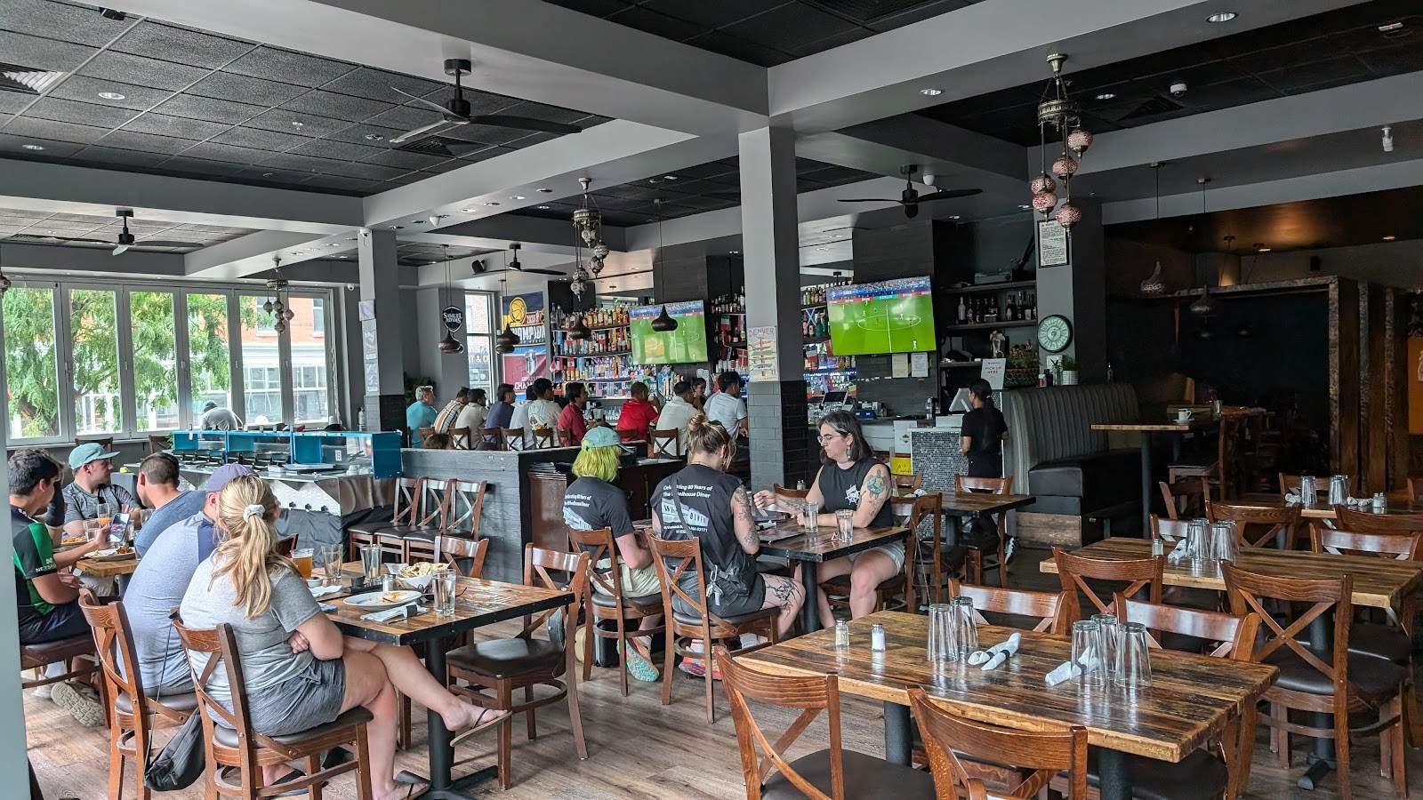CurryGrill - Restaurant & Sports Bar: the place