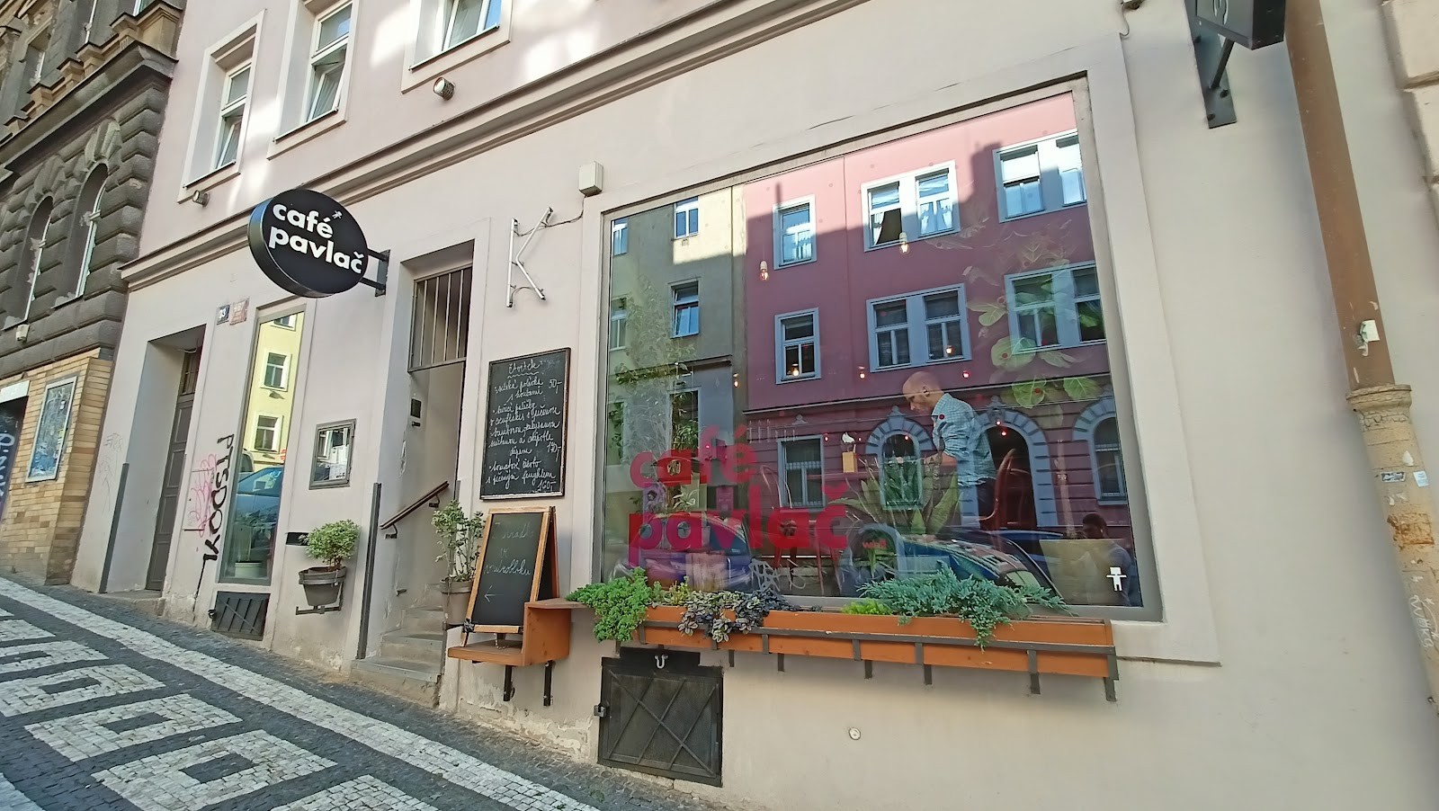 Café Pavlač: the place