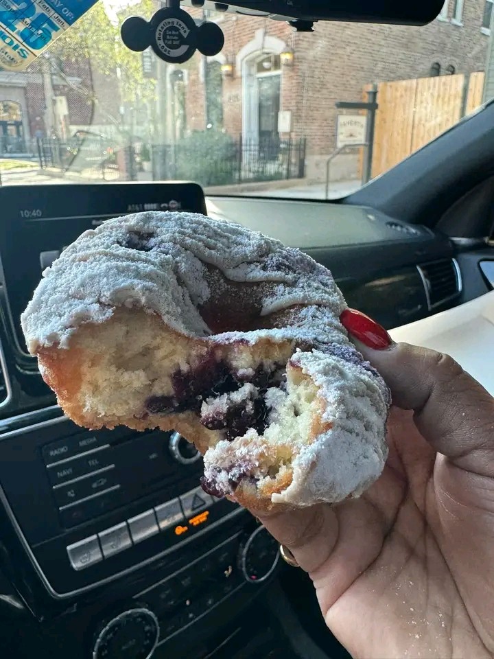 Beacon Doughnuts: food & drinks