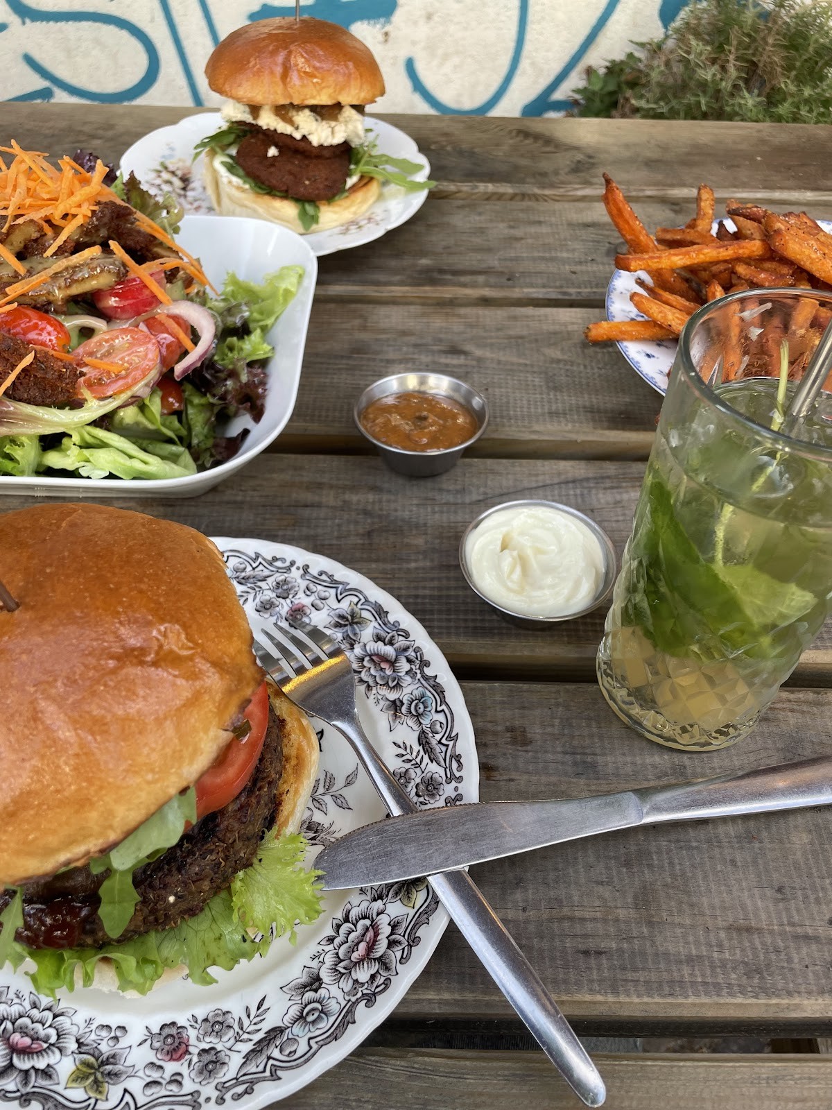 Lia's Kitchen - 100% Vegan: food & drinks