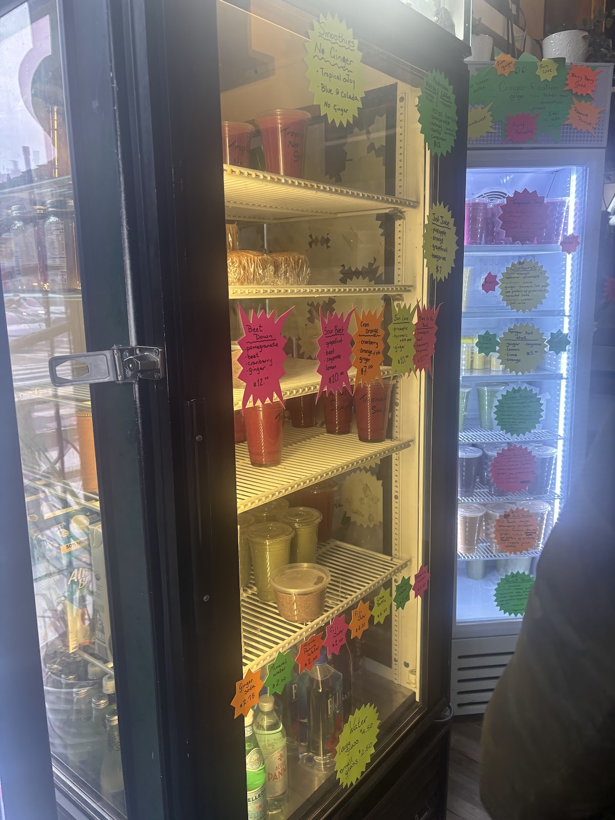 Pasa Pasa juice bar and food: the place