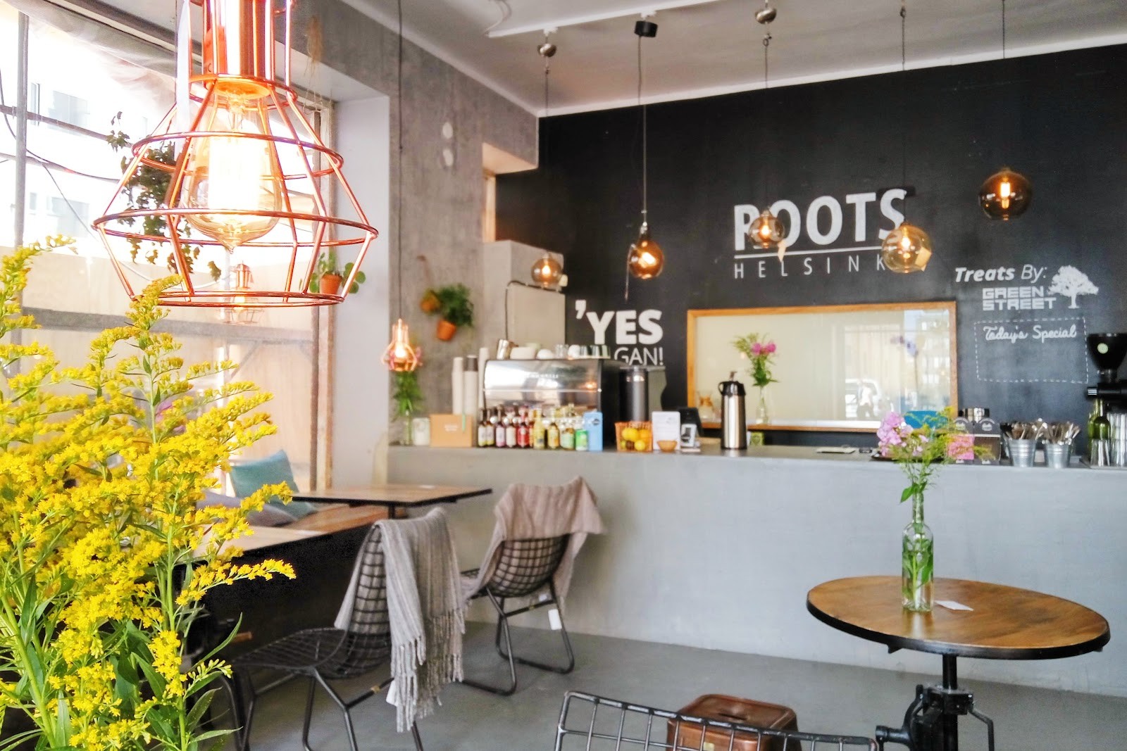 Roots Helsinki Yoga Studio & Cafe: the place