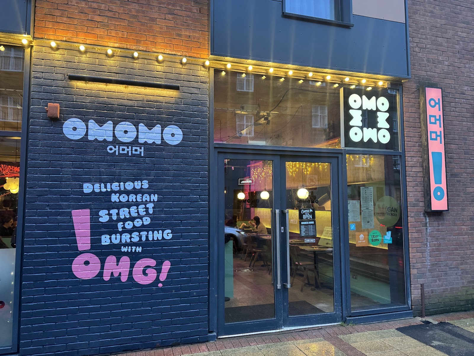 OMOMO Korean Street Food + Bubble Tea: the place