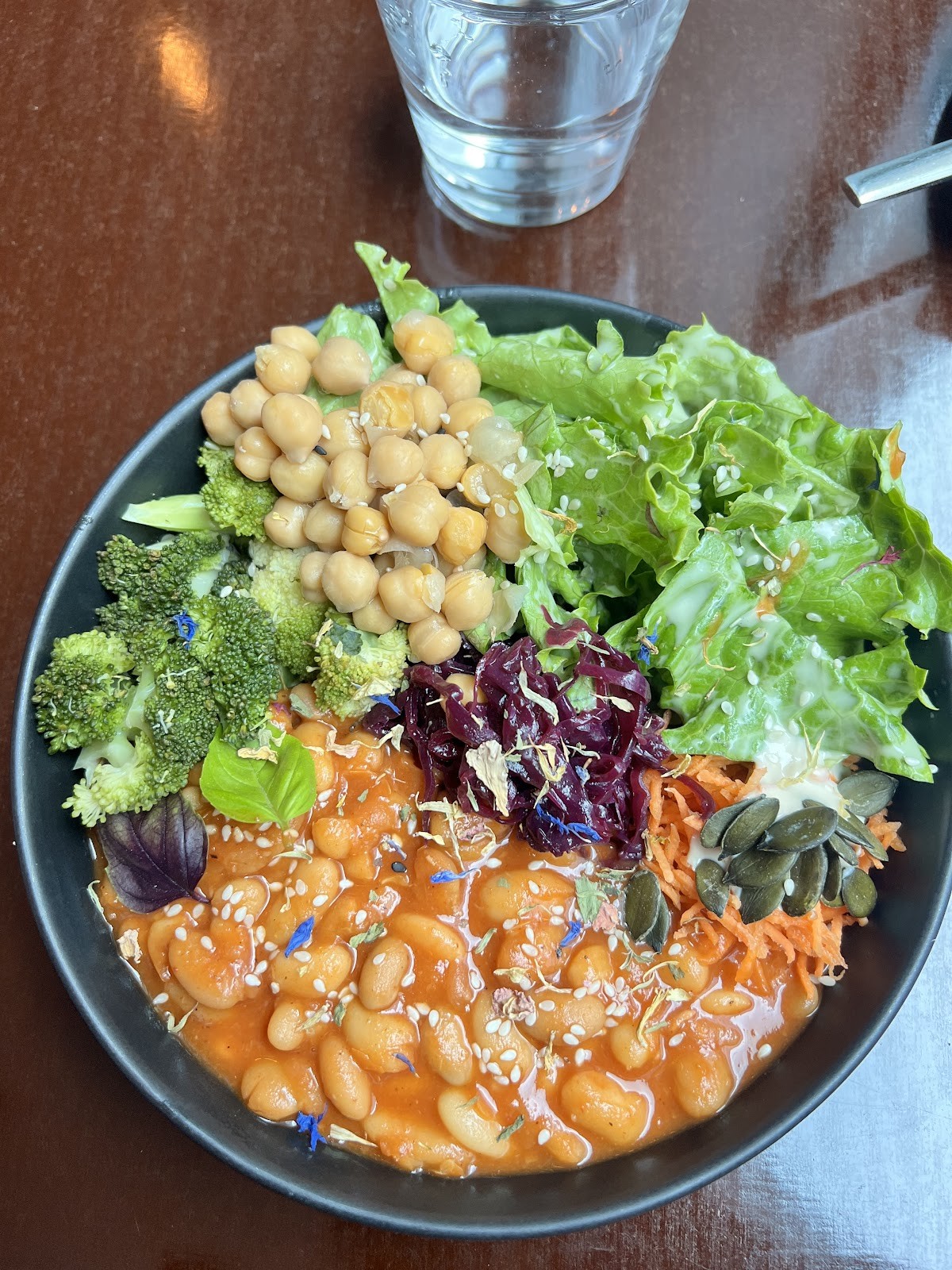 Das Suess'Kind Veganery: food & drinks