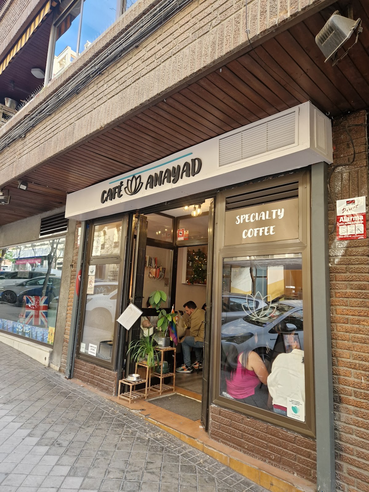 CAFÉ ANAYAD: the place