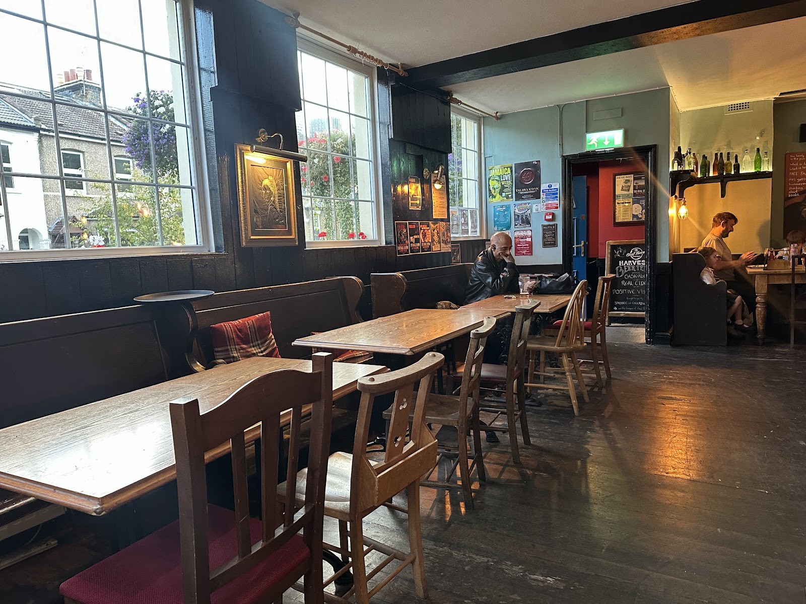 The Oval Tavern: the place