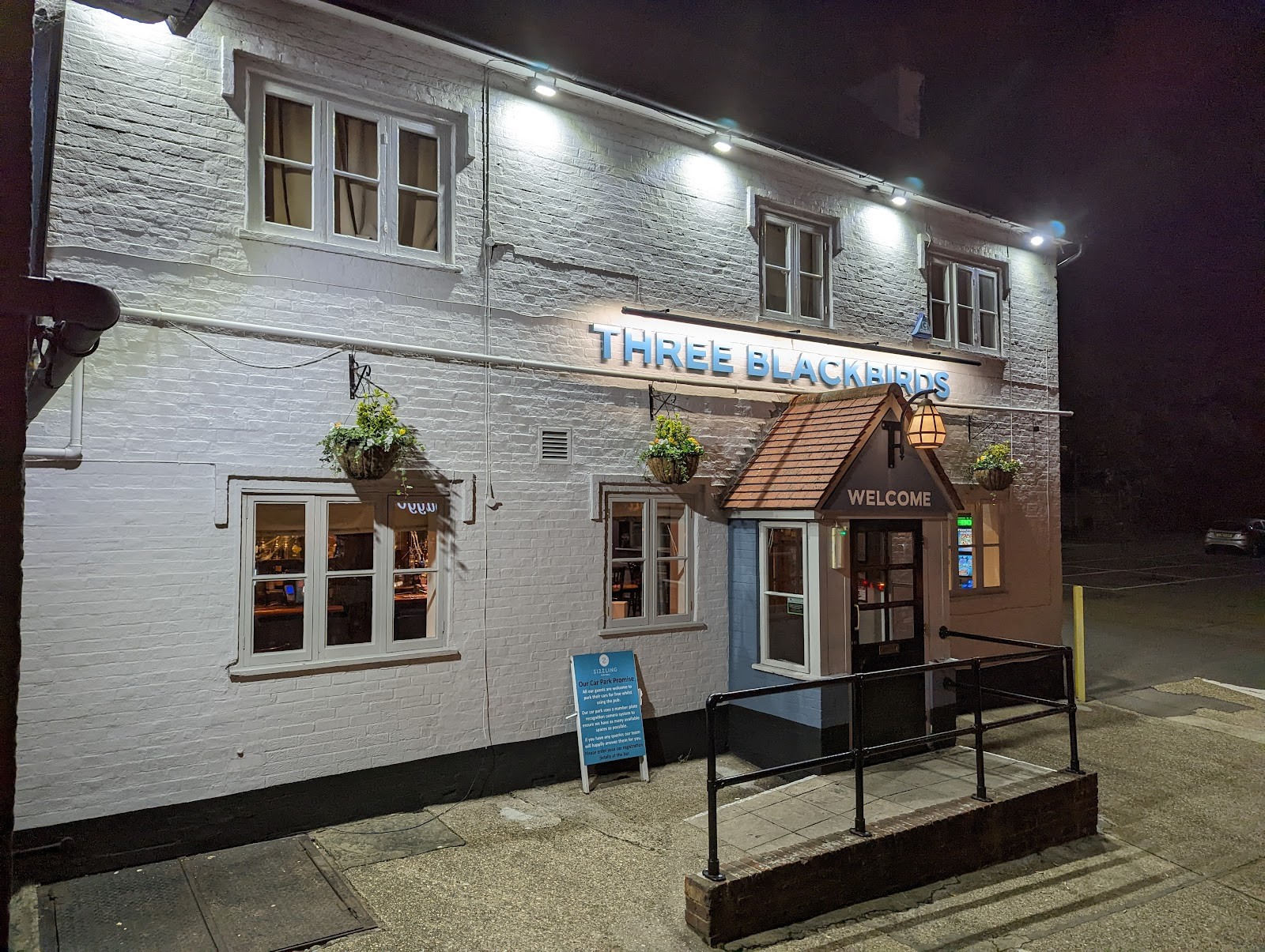 The Three Blackbirds: the place