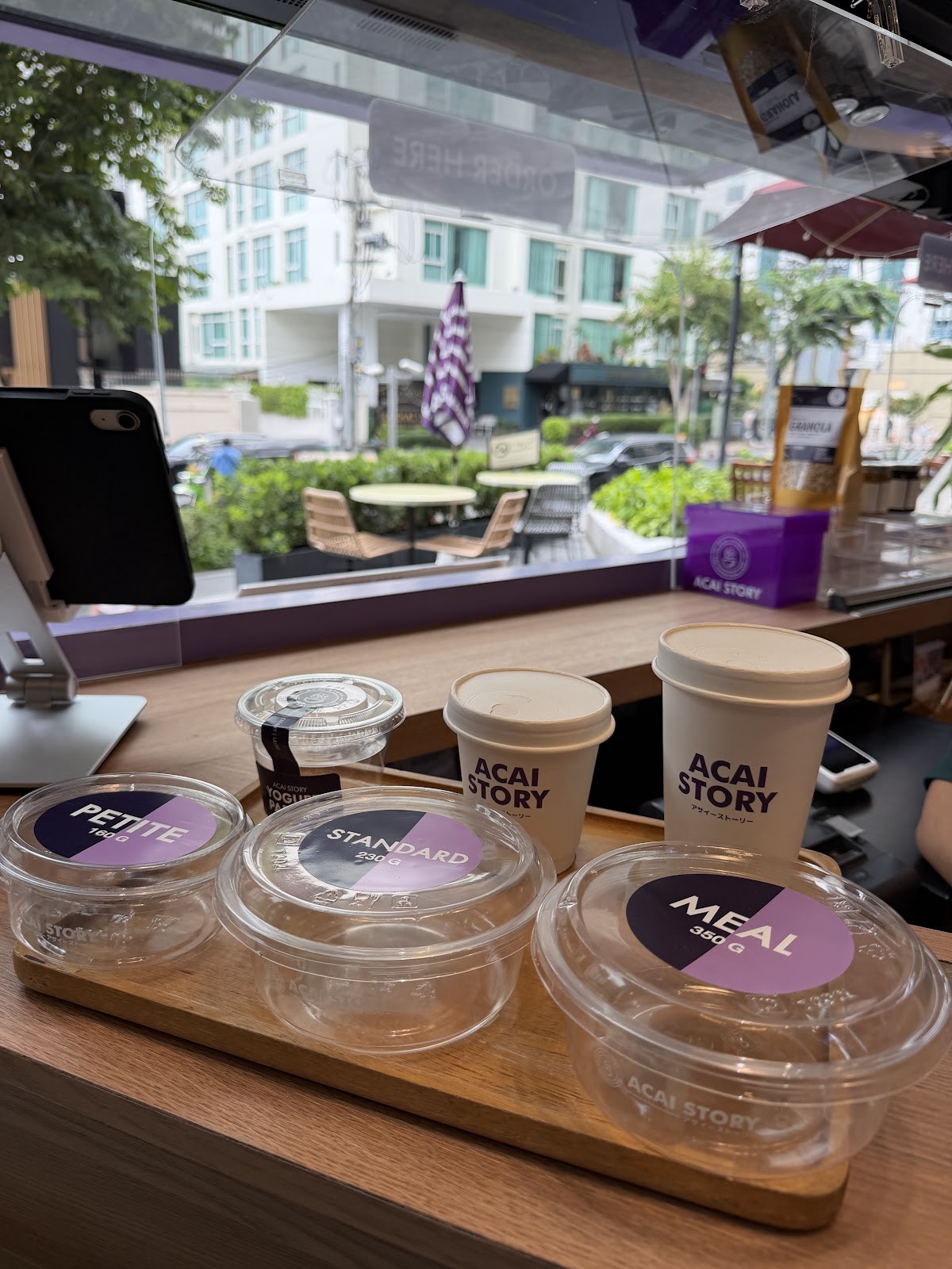 Acai Story - Velaa Sindhorn Village: the place