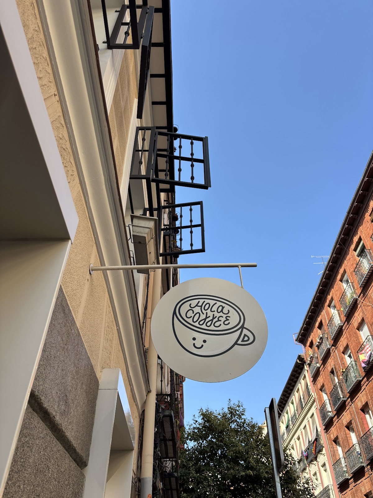 Hola Coffee Fourquet: the place