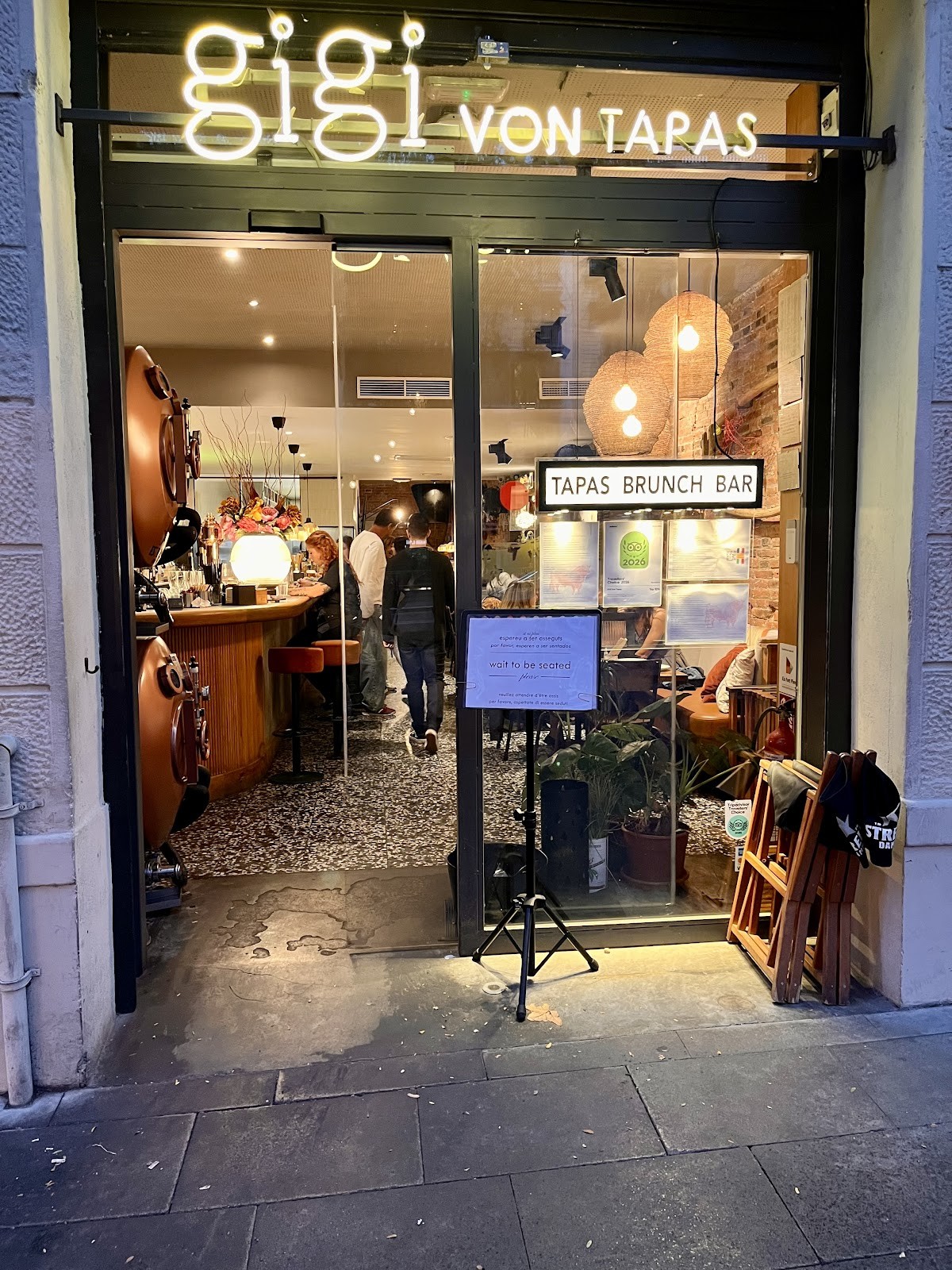 GiGi von tapas: the place