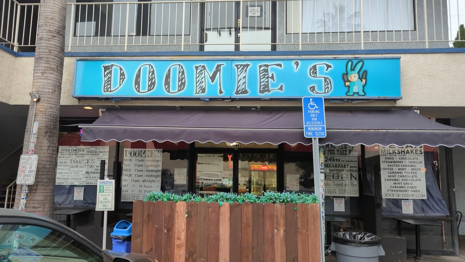 Doomie's Home Cookin': the place