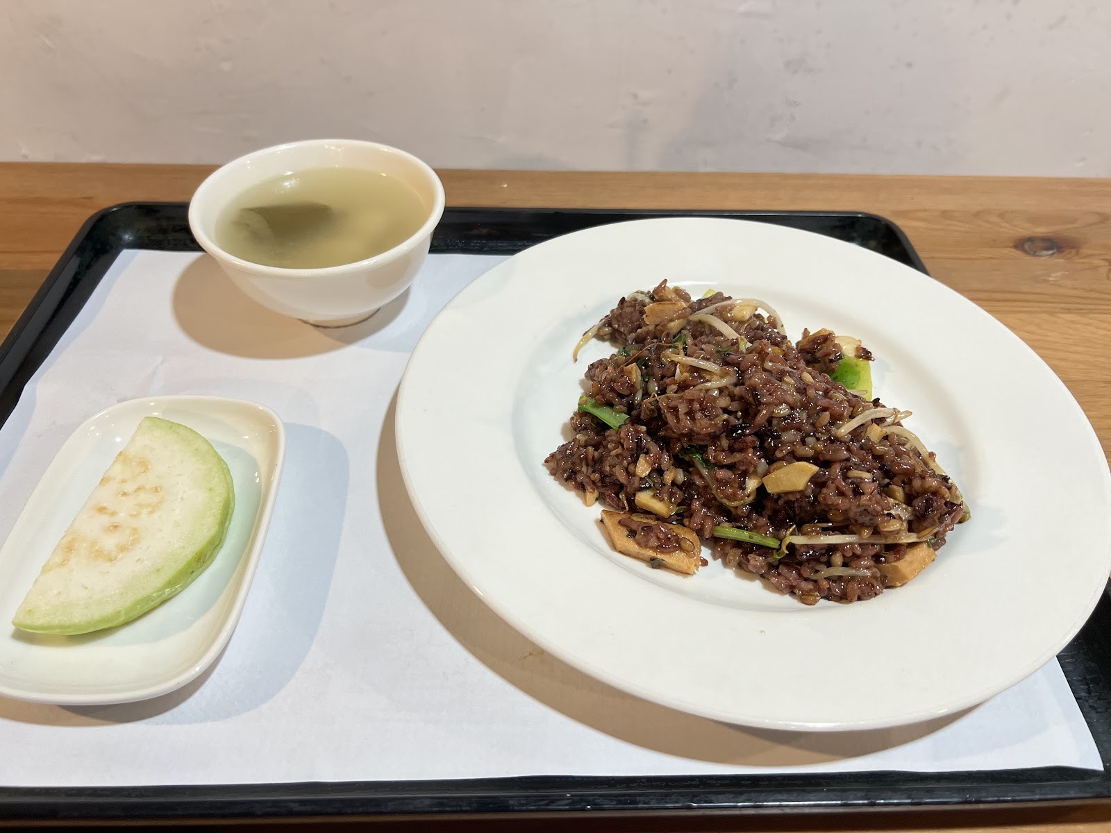 Lǜ Yě SùShí 綠也素食: food & drinks
