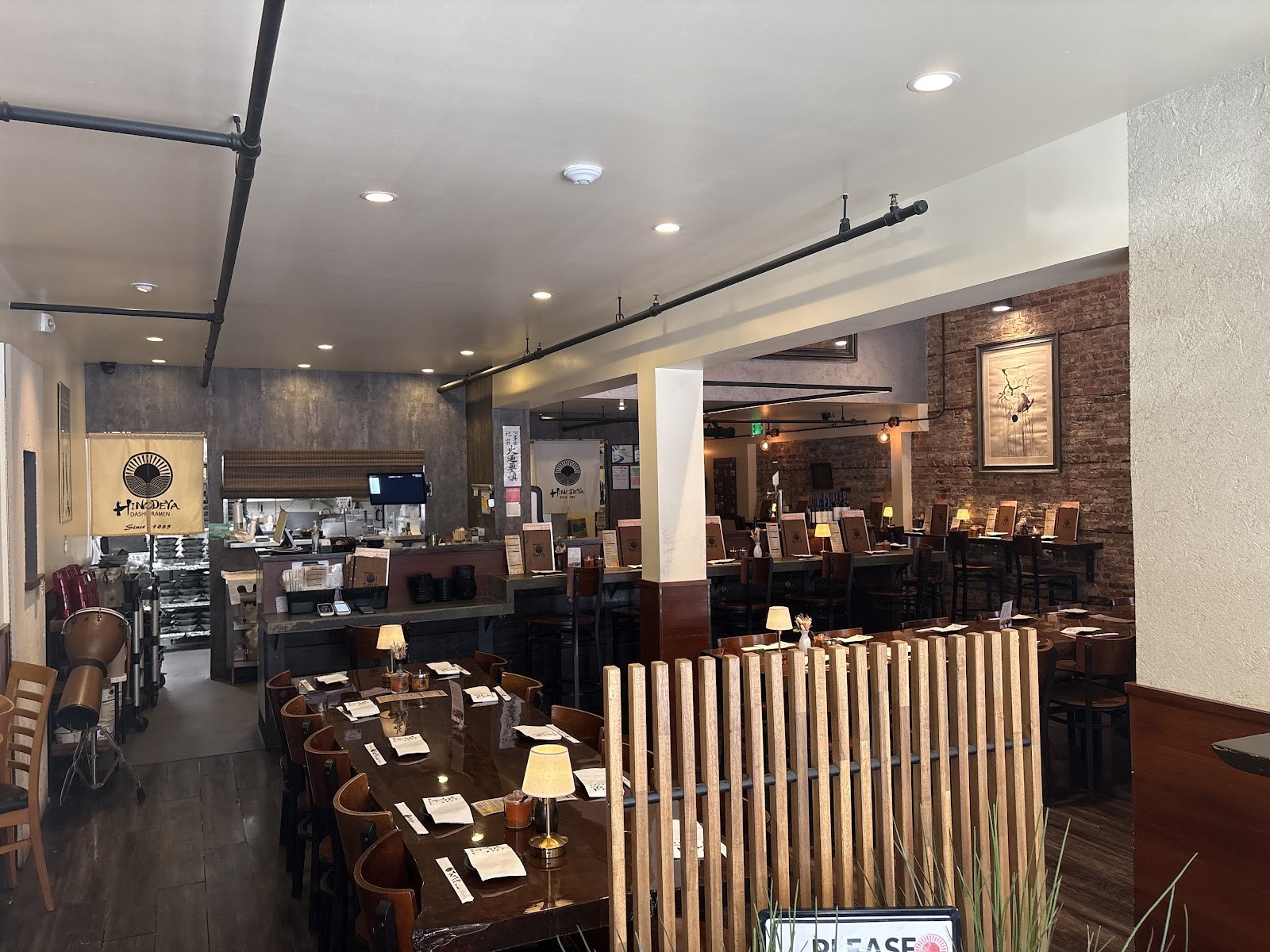 HINODEYA Ramen & Bar Downtown: the place