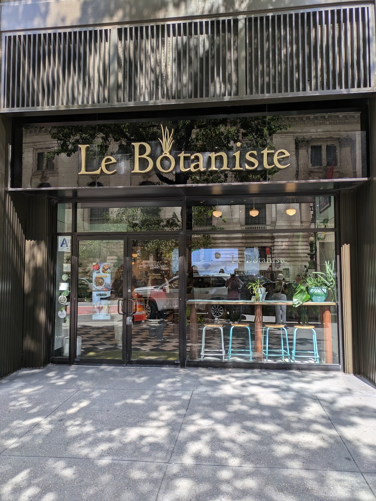 Le Botaniste: the place