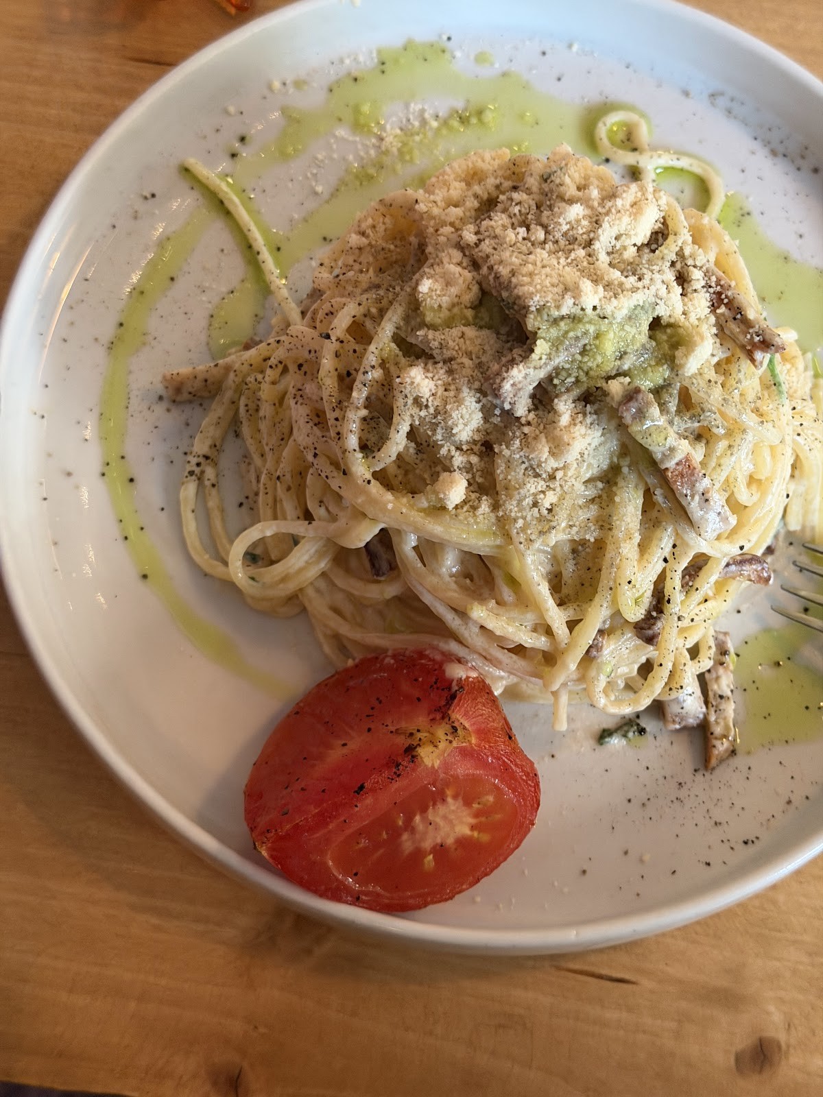 Lokal Vegan Bistro: food & drinks