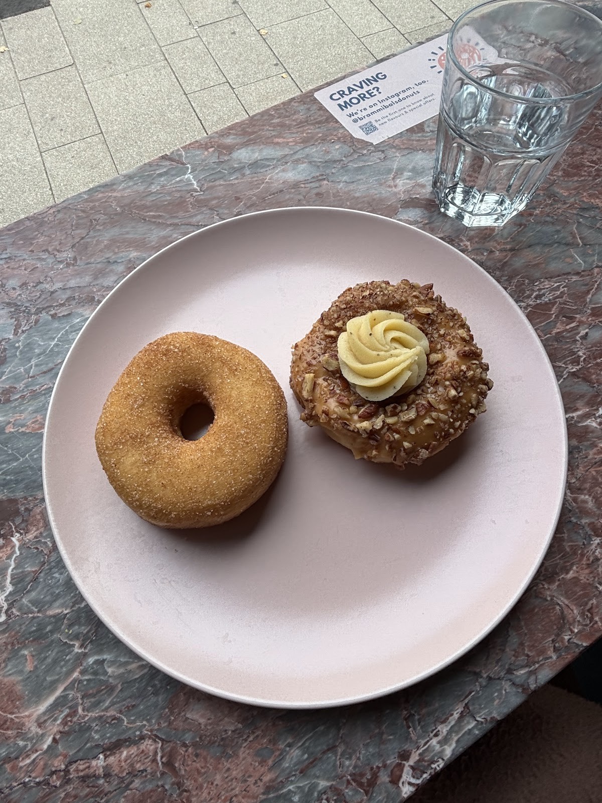 Brammibal's Donuts: food & drinks