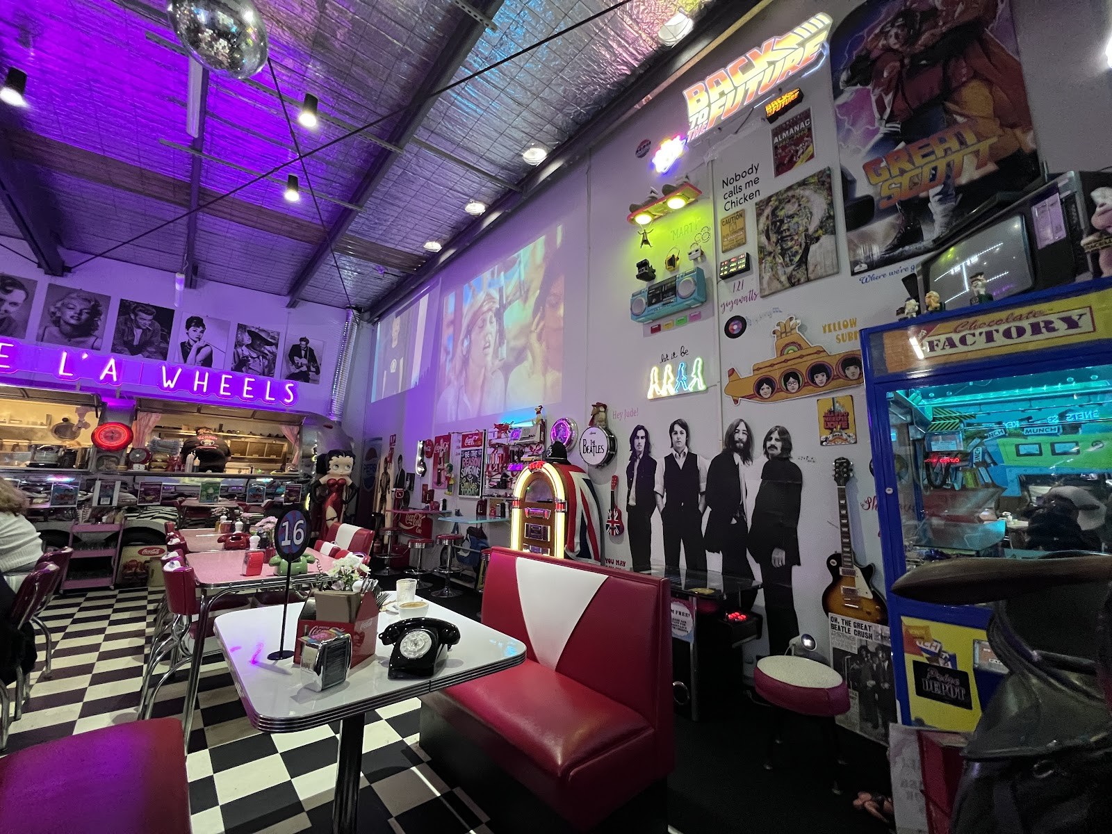 Cafe La Wheels: the place
