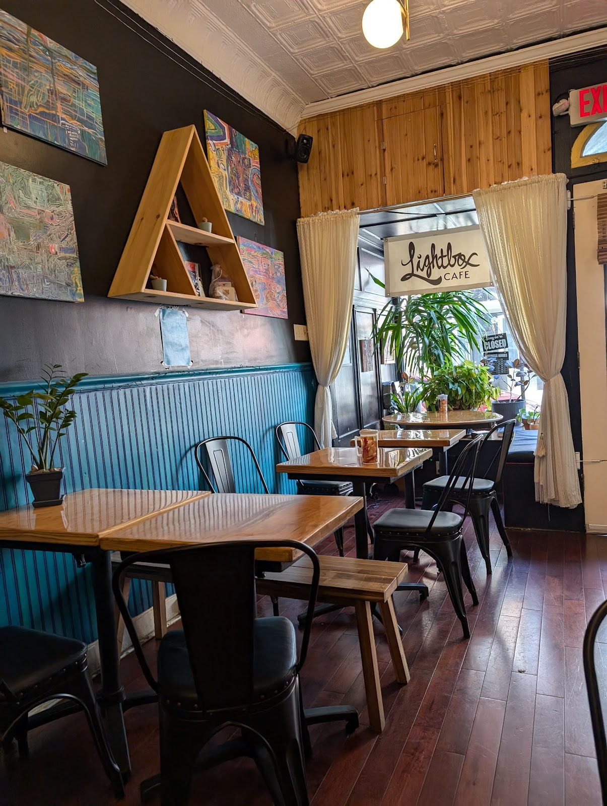 Lightbox Cafe: the place