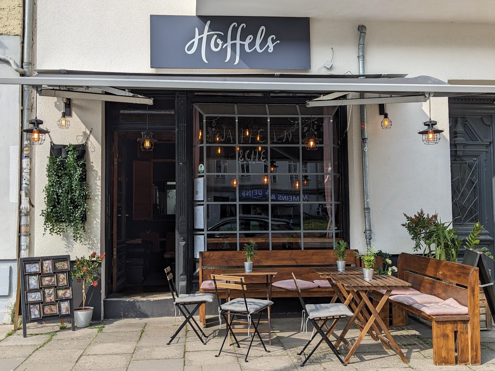 Hoffels - Waffeln & Café: the place