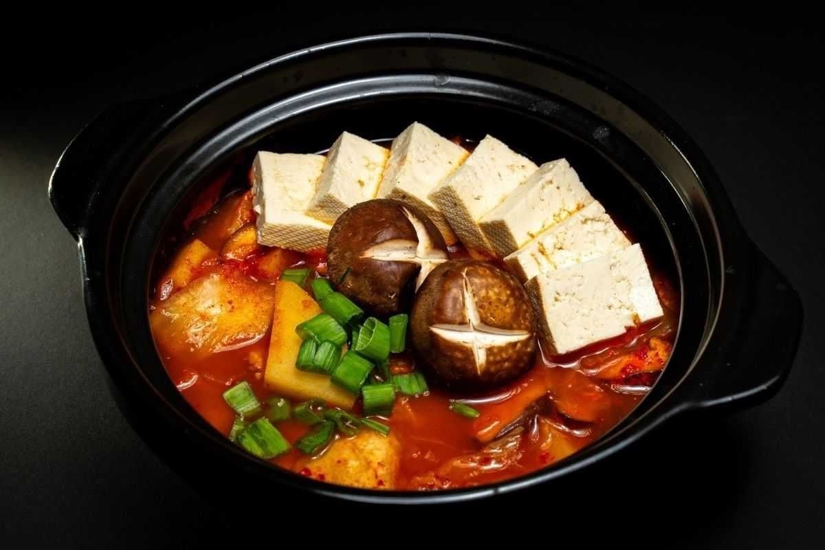 Kimchi Nom Nom (Delivery & Catering ONLY): food & drinks